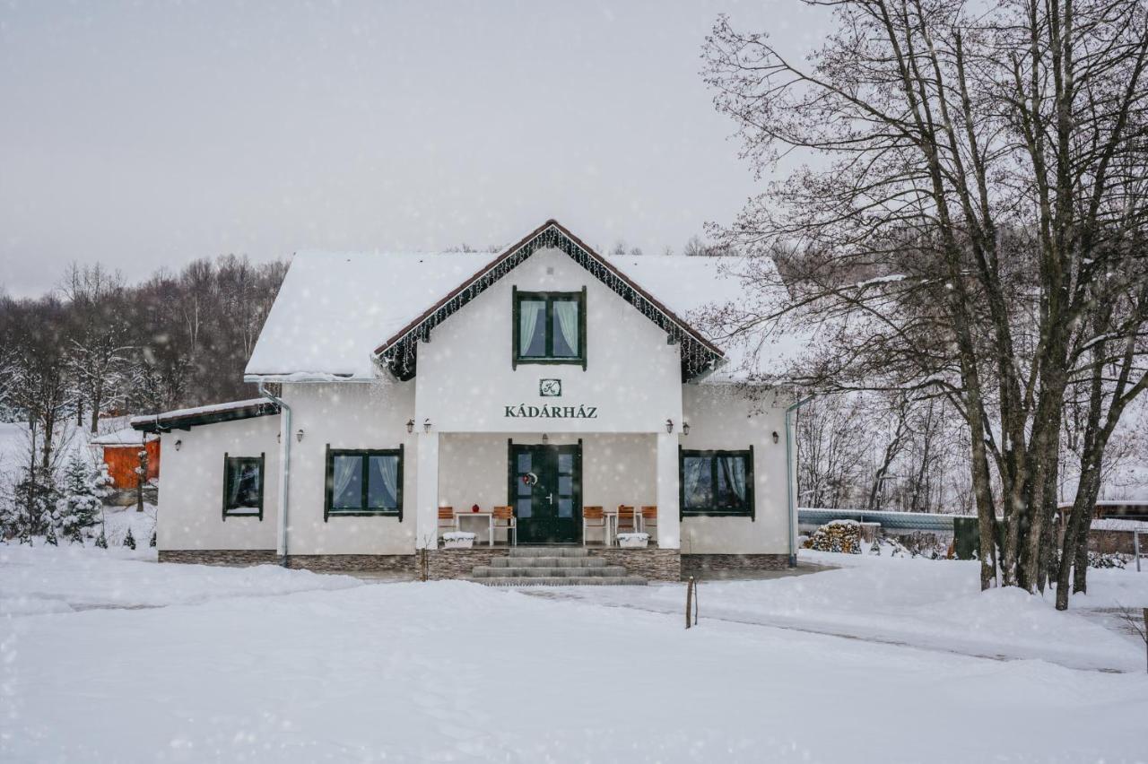 Kadarhaz Bed & Breakfast Vlahita Exterior photo